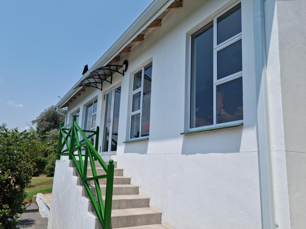 Clarens On Collett Villa Bagian luar foto